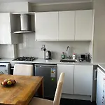 Modern 3 Bedroom 3 Bathroom Apartment With Private Garden - Maida Vale