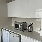 Modern 3 Bedroom 3 Bathroom Apartment With Private Garden - Maida Vale